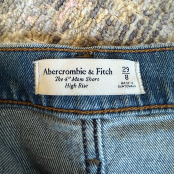 A&F High Rise Mom Short - Picture 4 of 4